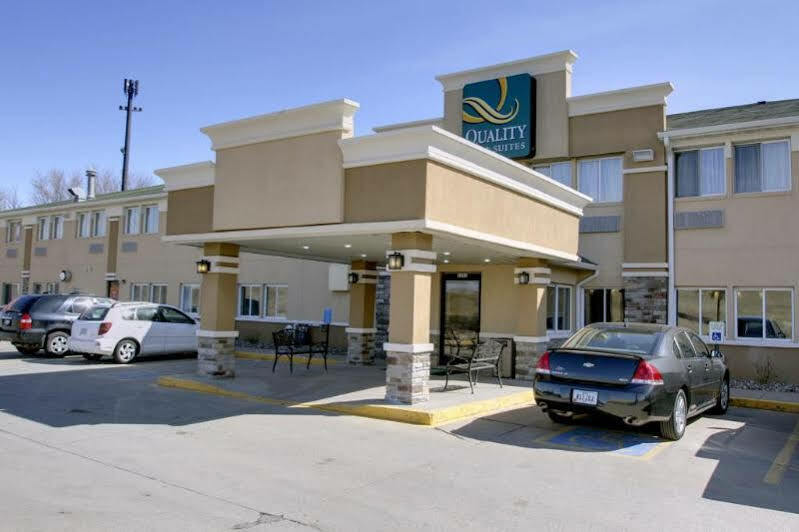 Quality Inn & Suites Des Moines Airport Exterior photo